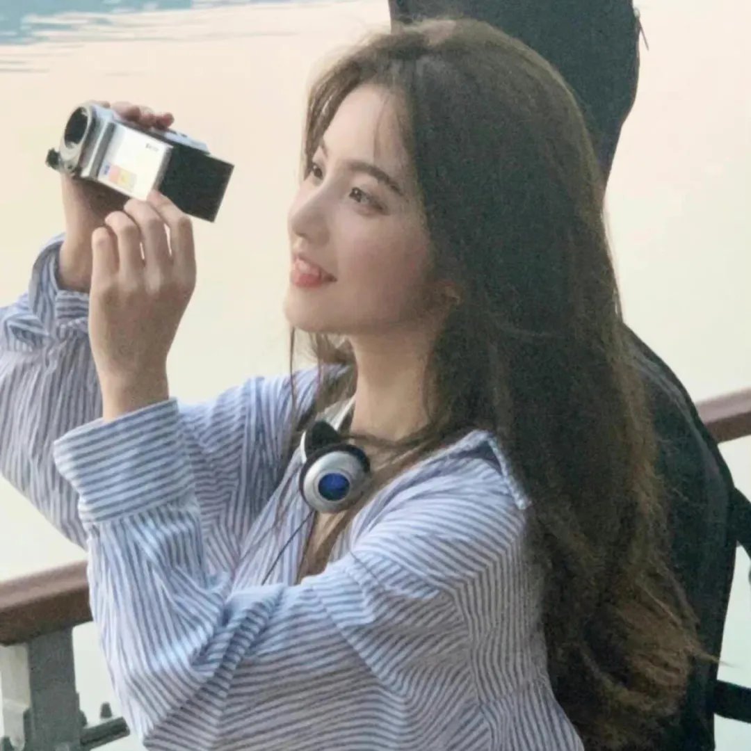 关女帝禁闭十万年我无敌了